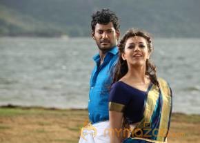 Kajal in Paayum Puli Tamil Movie Stills photo 13