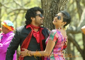 Kalyani Nair in Puthusa Naan Poranthen Movie Stills photo 5