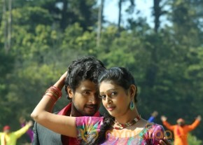 Kalyani Nair in Puthusa Naan Poranthen Movie Stills photo 3