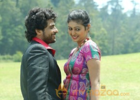 Kalyani Nair in Puthusa Naan Poranthen Movie Stills photo 4