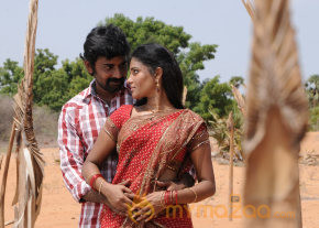 Karisalpattum Gaathinagarum Movie Stills photo 17