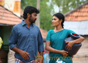 Karisalpattum Gaathinagarum Movie Stills photo 47
