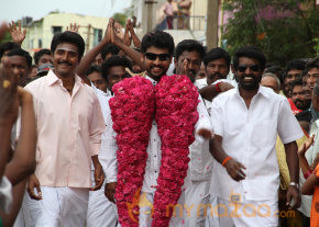 Kedi Billa Killadi Ranga Movie Stills photo 7
