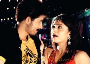Kola Kolaya Mundhirika Movie Stills photo 8