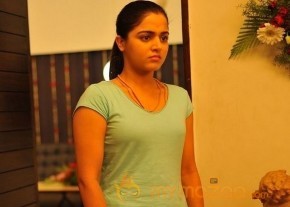Maalai Nerathu Mayakkam Tamil Movie Photos photo 5