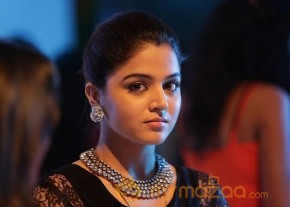 Maalai Nerathu Mayakkam Tamil Movie Photos photo 3