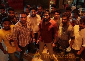 Maalai Nerathu Mayakkam Tamil Movie Photos photo 17