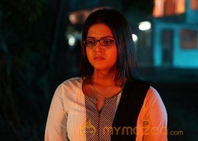 Maalai Nerathu Mayakkam Tamil Movie Photos photo 6