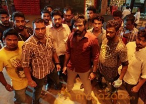 Maalai Nerathu Mayakkam Tamil Movie Photos photo 12