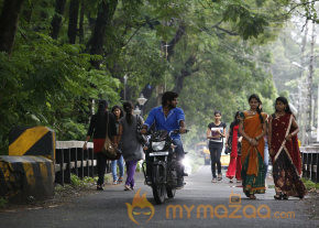 Madha Yaanai Koottam Movie Stills  photo 9