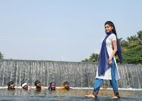 Madha Yaanai Koottam Movie Stills  photo 18