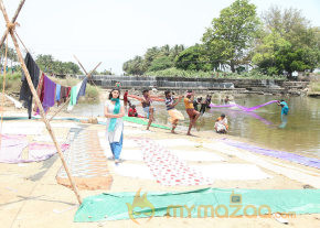 Madha Yaanai Koottam Movie Stills 