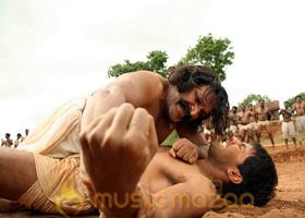 Madrasapattinam Working Stills photo 16