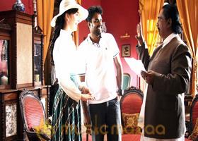 Madrasapattinam Working Stills photo 2
