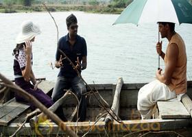 Madrasapattinam Working Stills photo 19