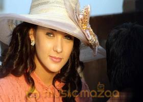 Madrasapattinam Working Stills photo 25