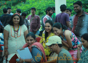 Malini 22 Palayamkottai Movie Working Stills  photo 12