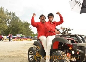 Meen Kuzhambum Mann Paanaiyum Movie Stills photo 5