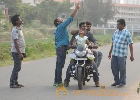 Metro Movie Onlocation Stills photo 2