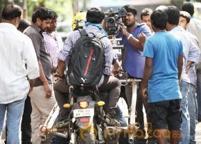 Metro Movie Onlocation Stills photo 4
