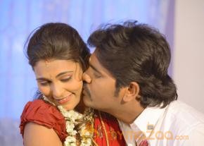 Nee En Uyire Movie Stills   photo 47