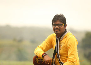 Nee En Uyire Movie Stills  