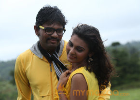 Nee En Uyire Movie Stills   photo 49