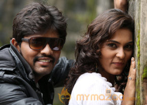Nee En Uyire Movie Stills   photo 45