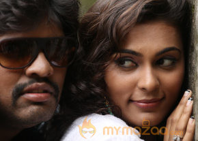 Nee En Uyire Movie Stills   photo 23