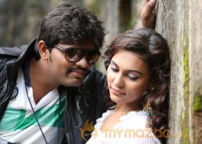 Nee En Uyire Movie Stills   photo 36