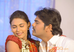Nee En Uyire Movie Stills   photo 29