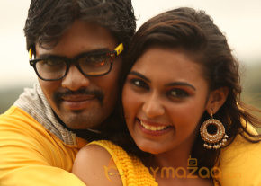 Nee En Uyire Movie Stills   photo 26