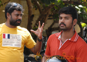 Nee Yellam Nalla Varuva Daa Movie Working Stills photo 8