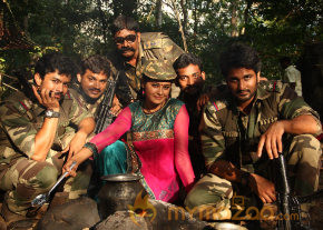 Netru Indru Hot Movie Stills photo 12