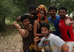 Netru Indru Hot Movie Stills photo 28