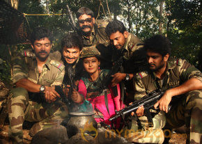 Netru Indru Hot Movie Stills photo 31