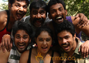 Netru Indru Hot Movie Stills photo 34