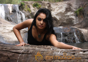 Netru Indru Hot Movie Stills photo 15