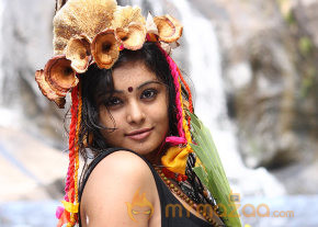 Netru Indru Hot Movie Stills photo 5