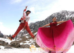 Ninaithathu Yaaro Movie Stills  photo 7