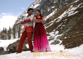Ninaithathu Yaaro Movie Stills  photo 4