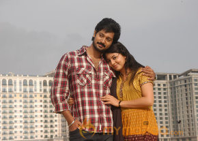 Ninaithathu Yaroo Movie Stills photo 6