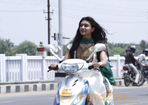 Om Shanthi Om Movie Stills photo 11