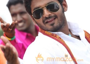 Ore Oru Raja Mokka Raja Tamil Movie Stills photo 21