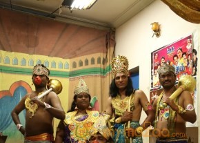 Ore Oru Raja Mokka Raja Tamil Movie Stills photo 25