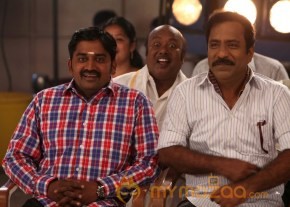Oru Naal Koothu Movie Still photo 17