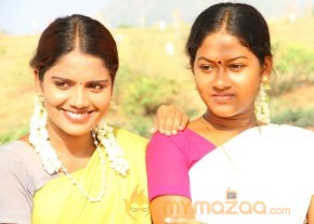 Oru Thozhan Oru Thozhi Tamil Film Stills photo 4