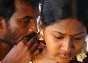 Oru Thozhan Oru Thozhi Tamil Film Stills photo 22