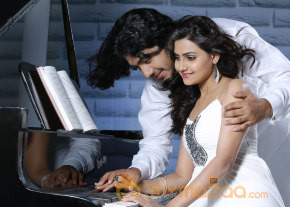 Oru Vaanavil Pola Movie Stills  photo 20