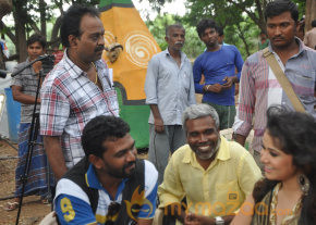 Padam Pesum Movie Onlocation Stills  photo 34